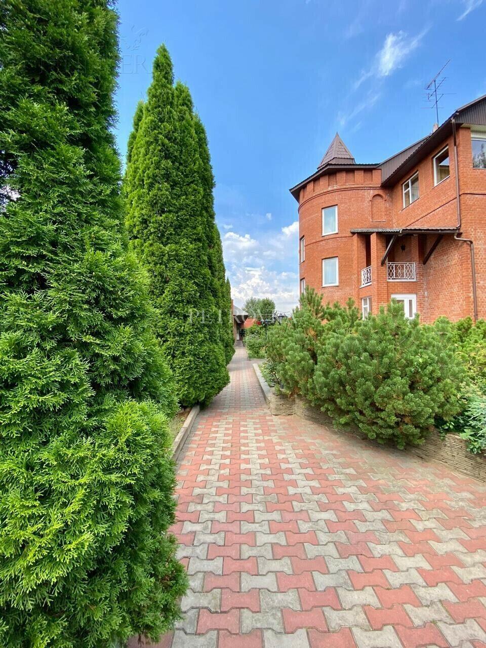 3-этажный коттедж 650 м² с отделкой
