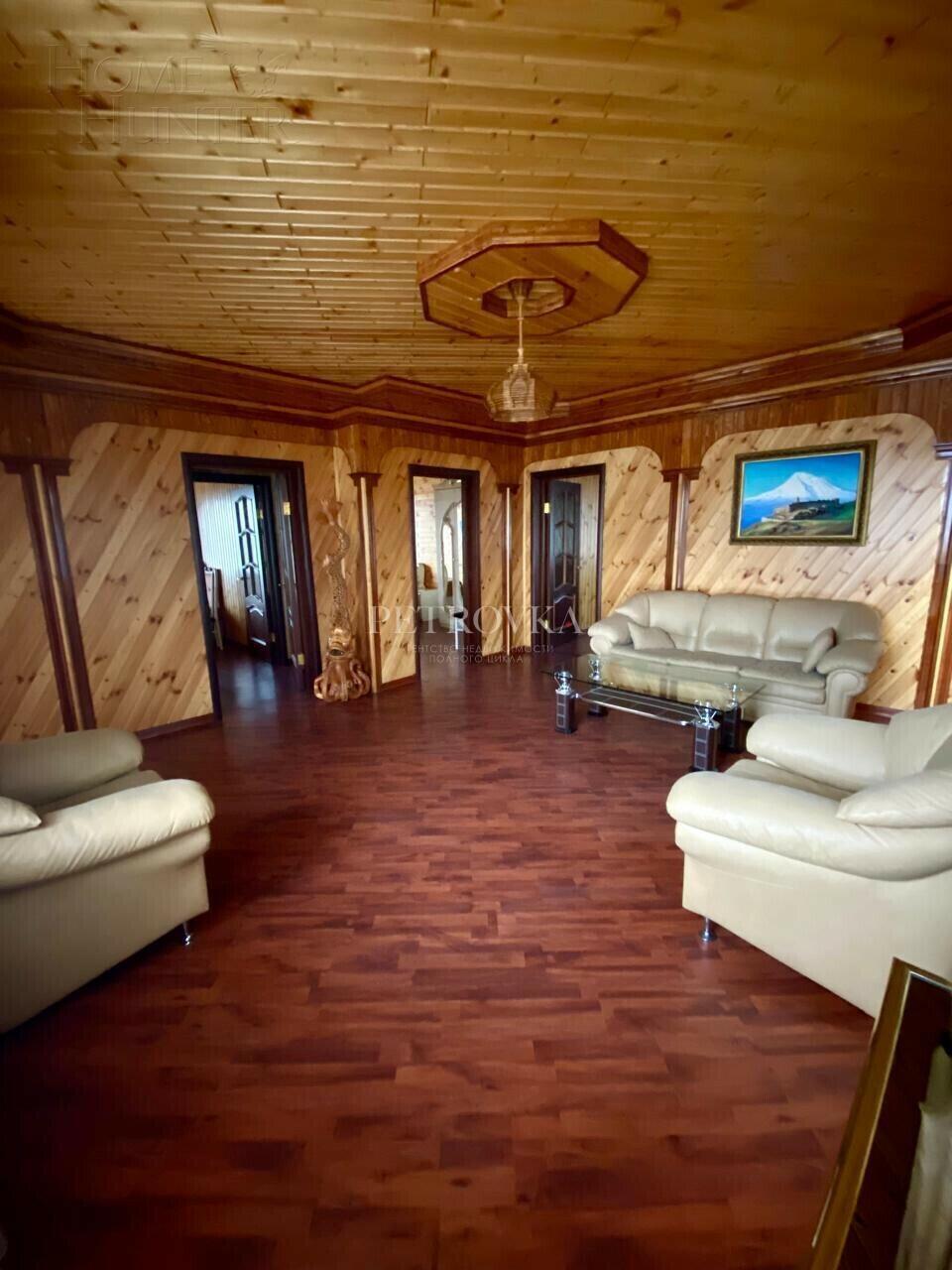 3-этажный коттедж 650 м² с отделкой