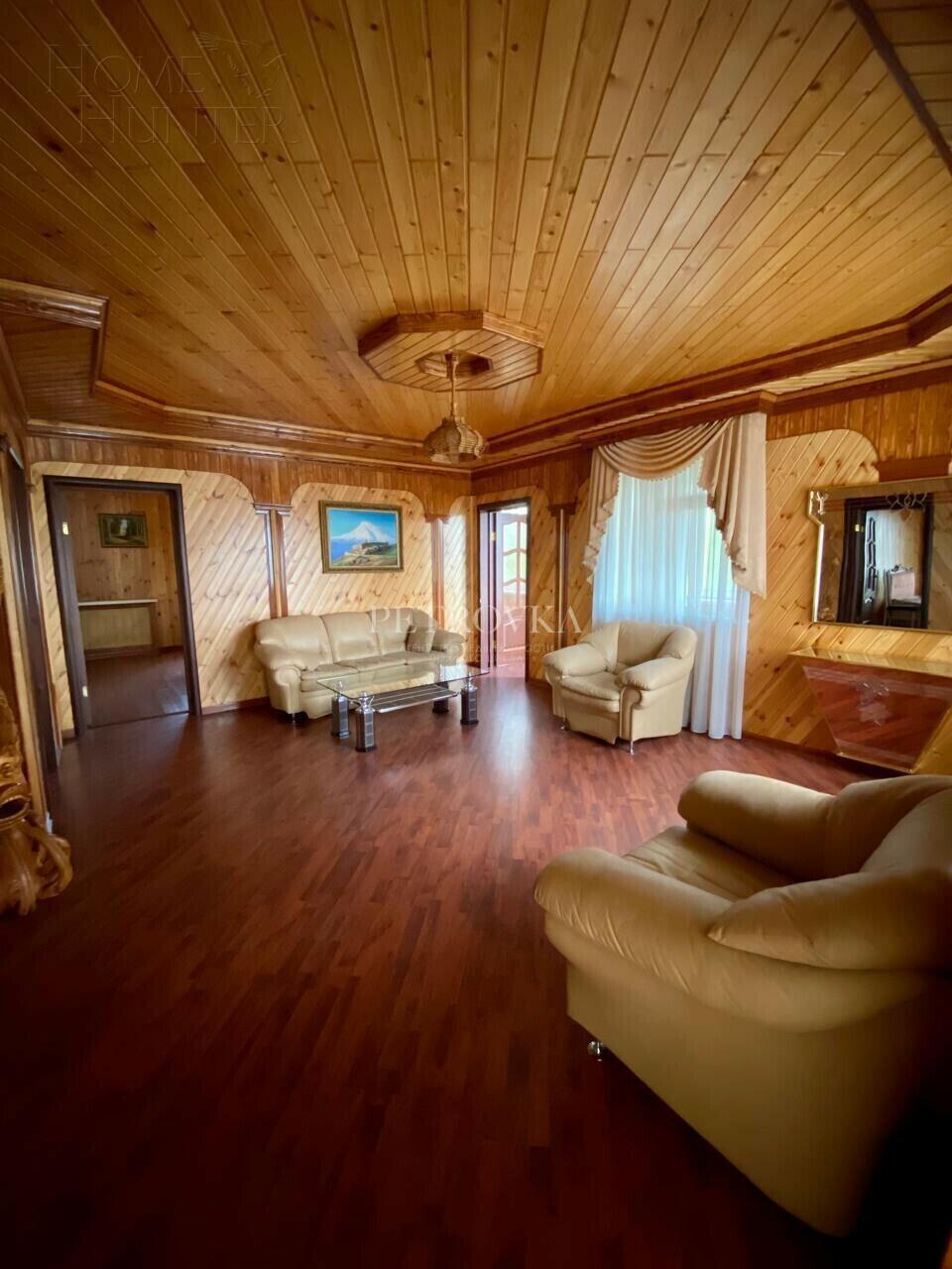 3-этажный коттедж 650 м² с отделкой