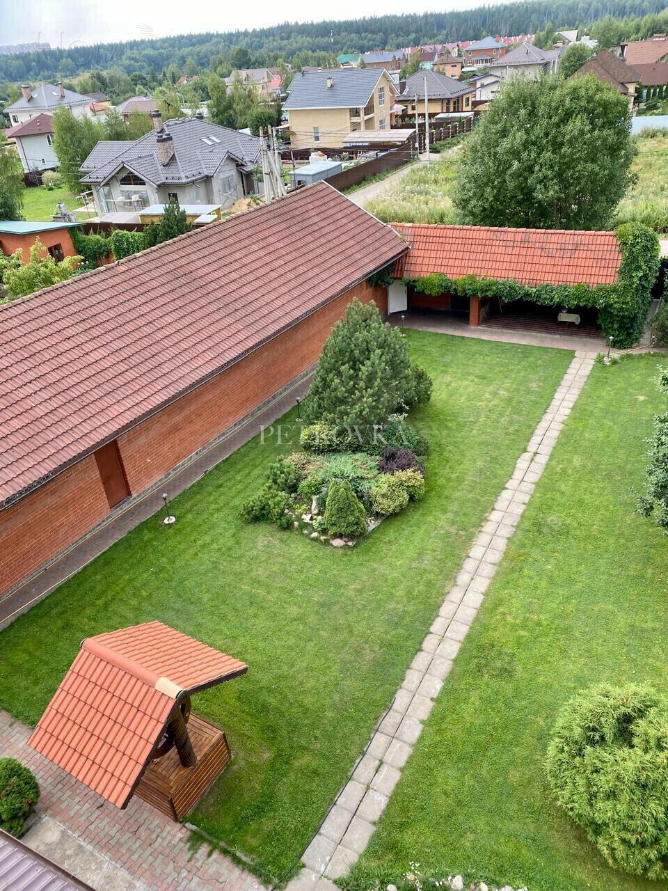 3-этажный коттедж 650 м² с отделкой