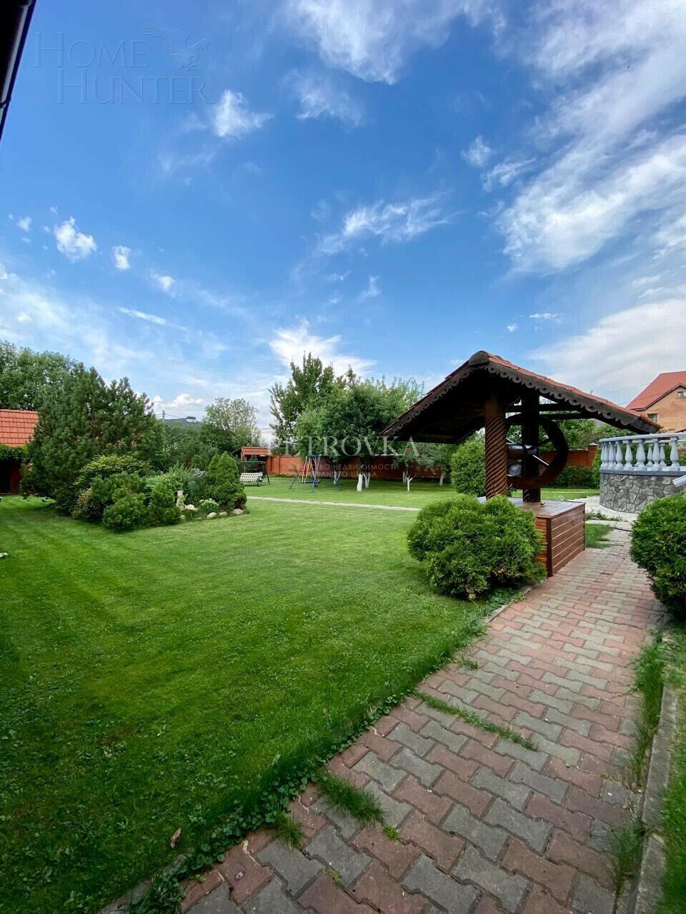 3-этажный коттедж 650 м² с отделкой