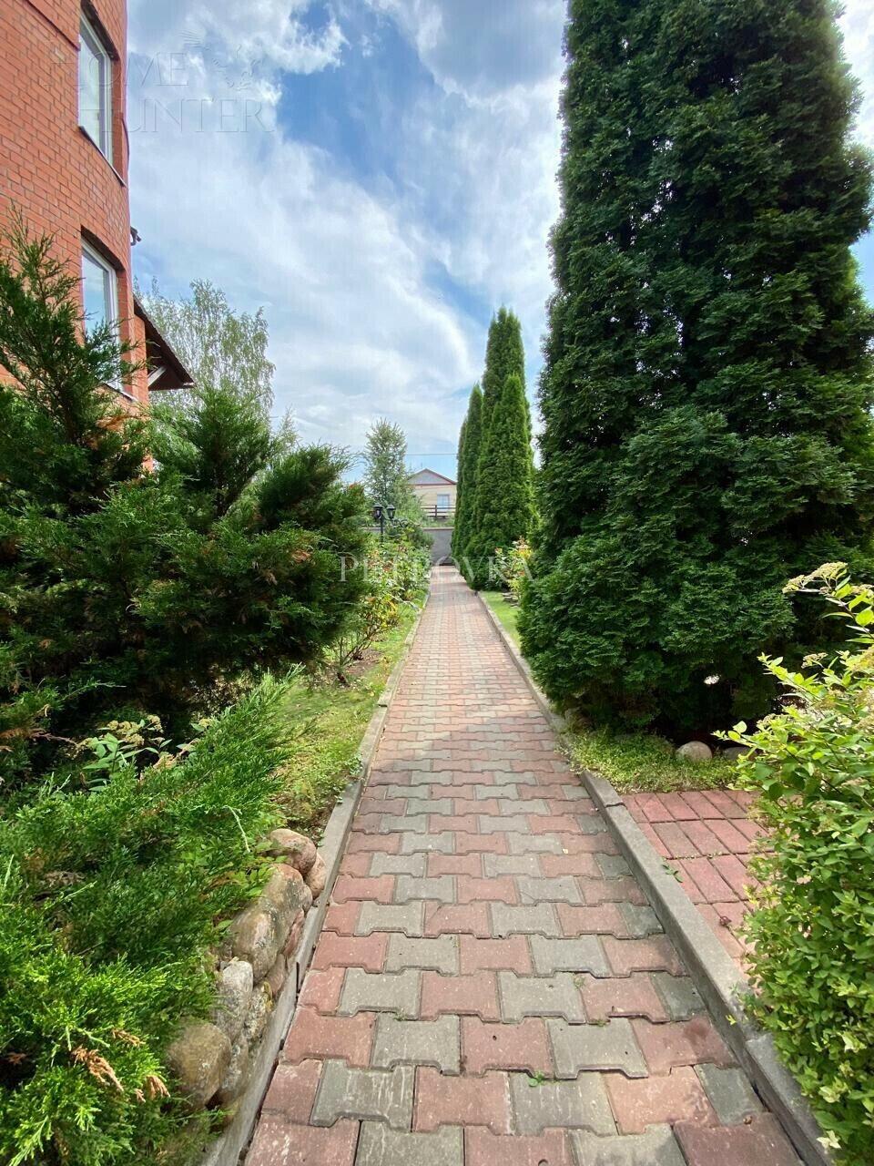 3-этажный коттедж 650 м² с отделкой