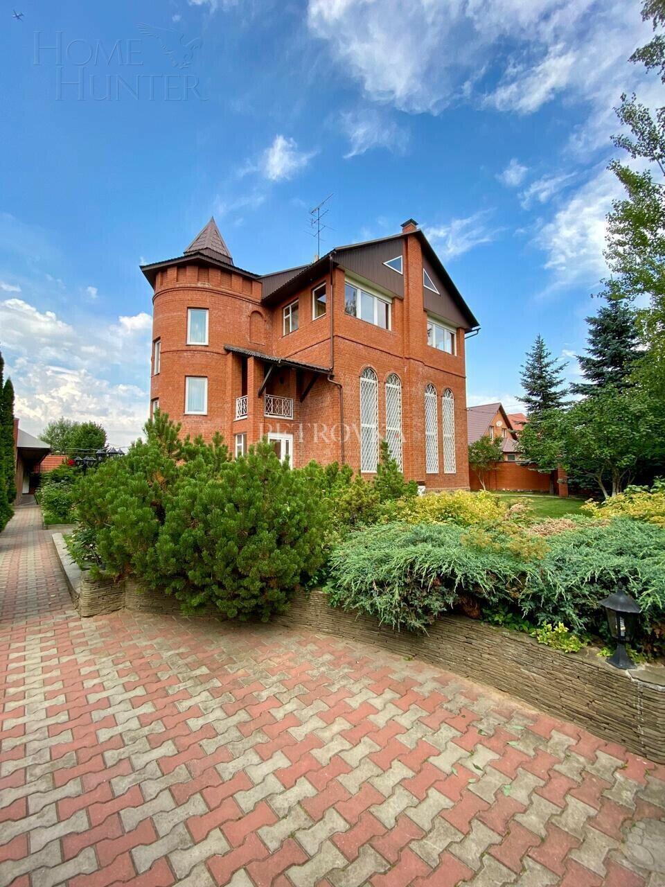 3-этажный коттедж 650 м² с отделкой