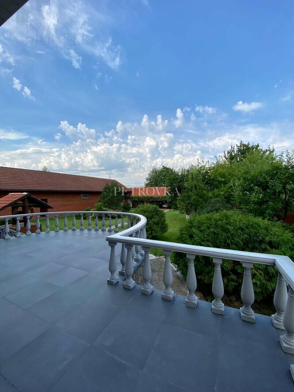3-этажный коттедж 650 м² с отделкой