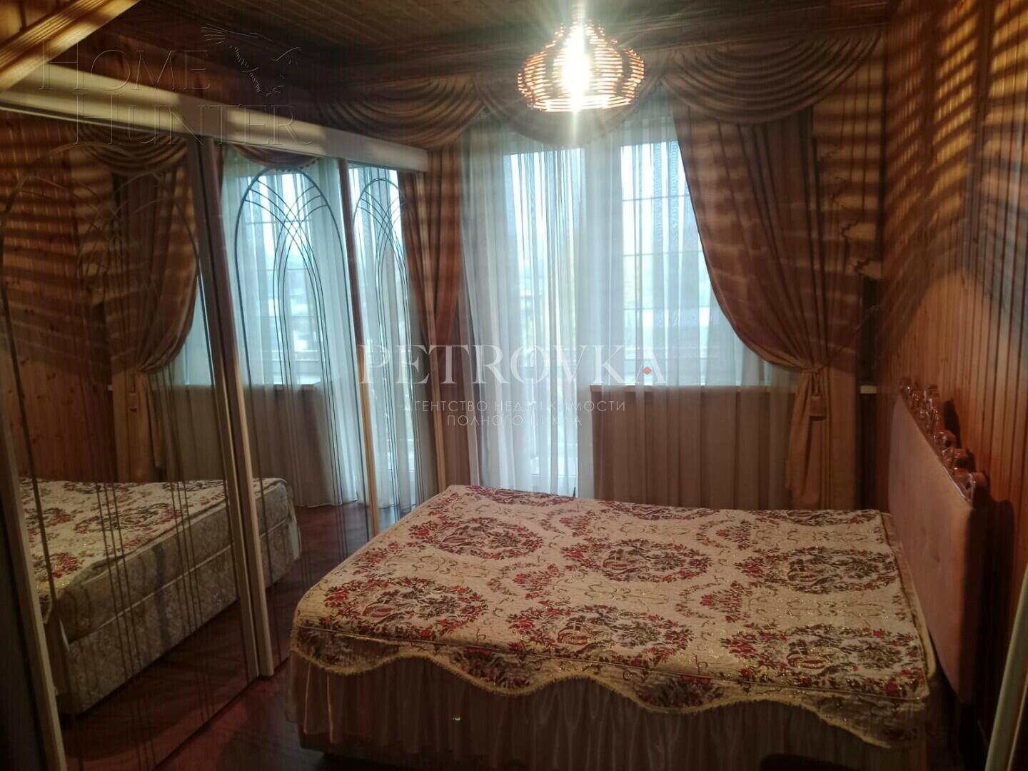 3-этажный коттедж 650 м² с отделкой