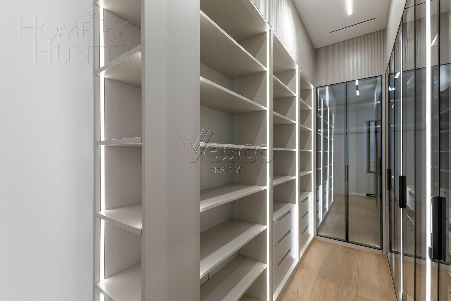 2-этажный коттедж 1 317 м² с отделкой