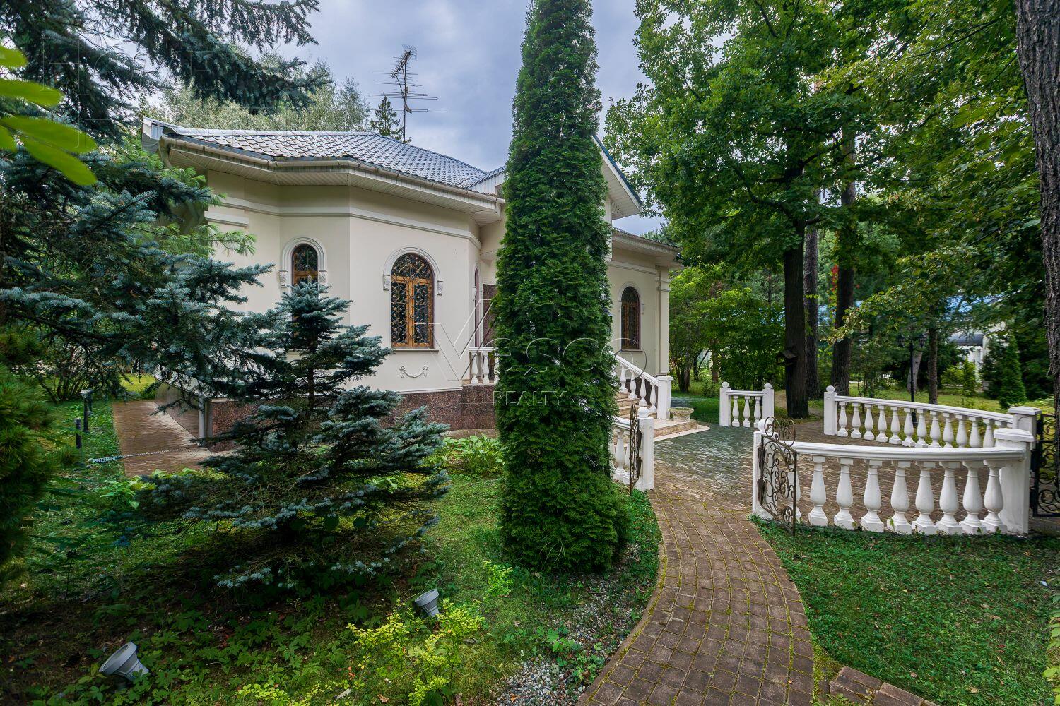 2-этажный коттедж 279.8 м² с отделкой