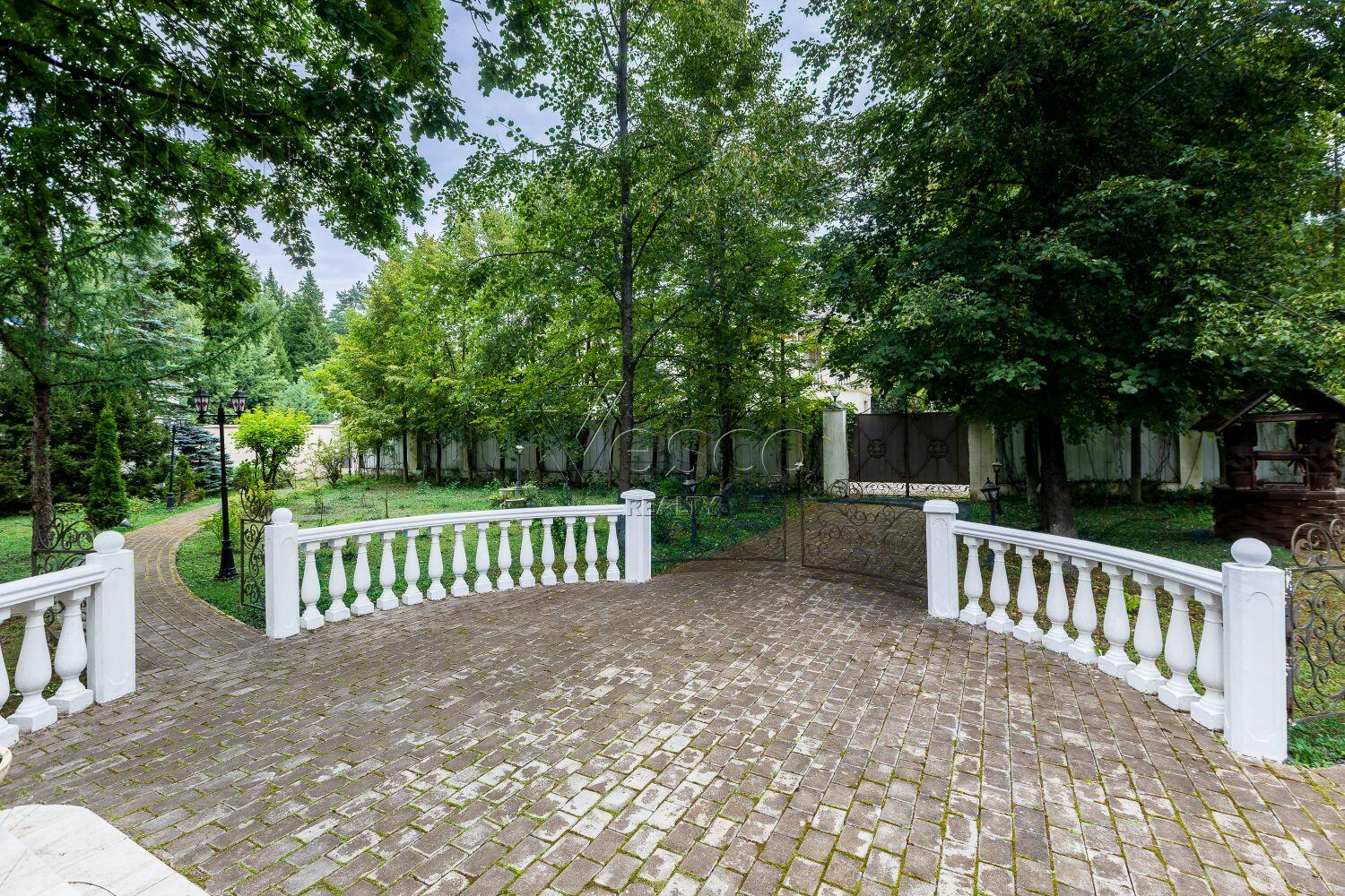 2-этажный коттедж 279.8 м² с отделкой