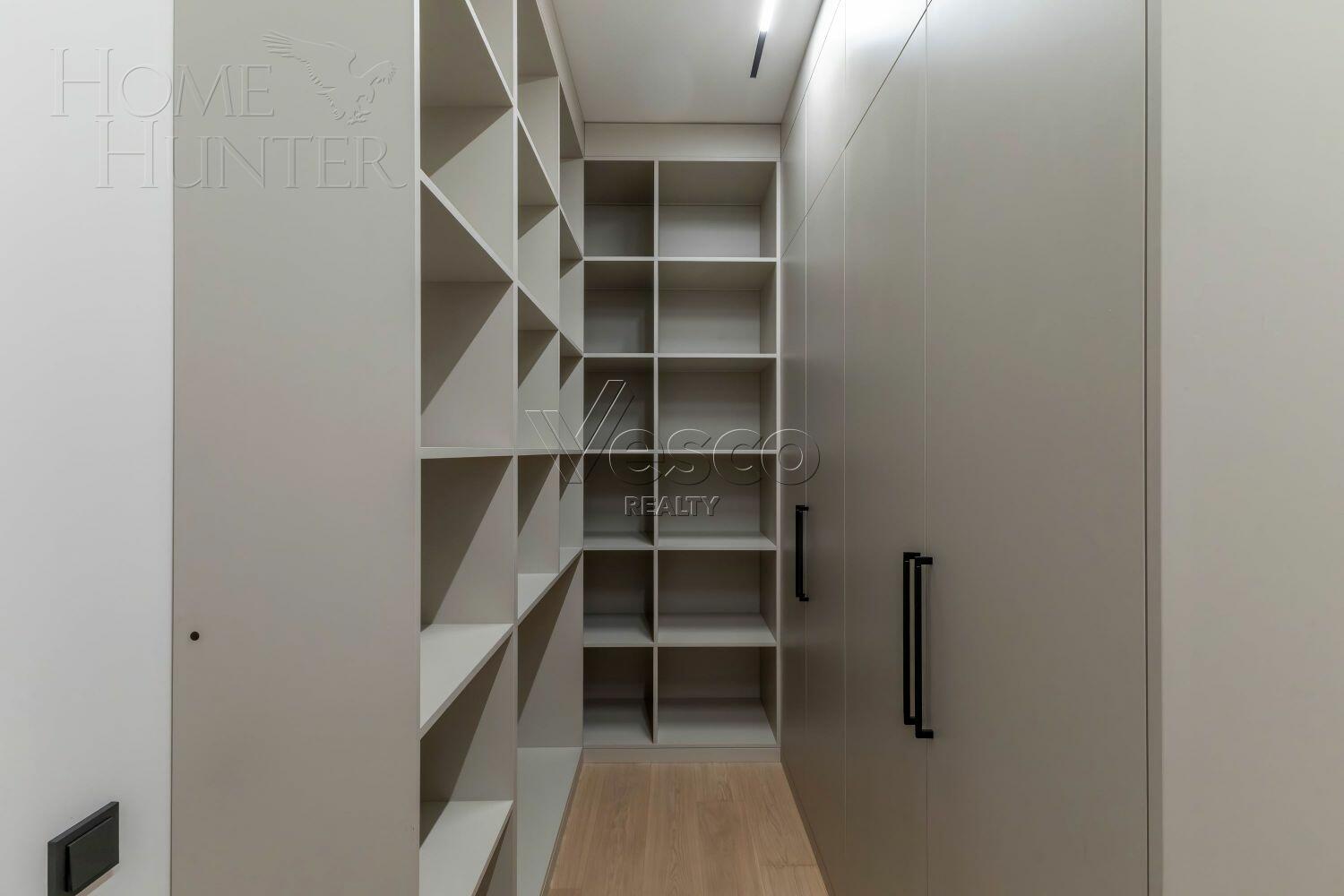 2-этажный коттедж 1 317 м² с отделкой