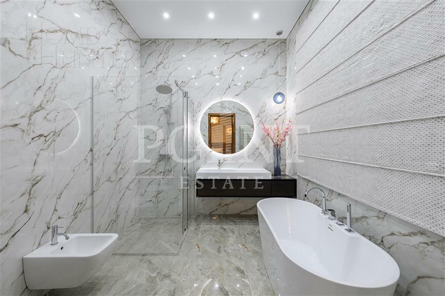 2-этажный коттедж 350 м² с отделкой