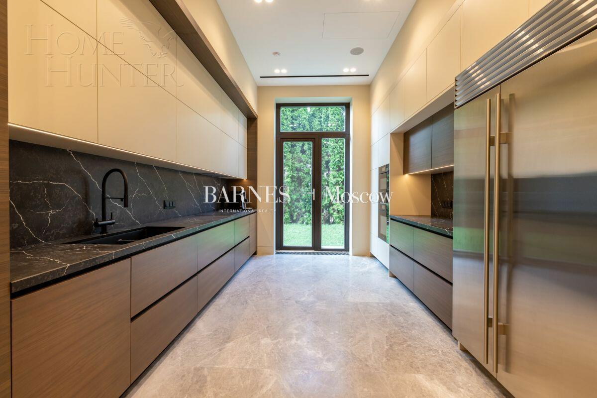2-этажный коттедж 1 150 м² с отделкой