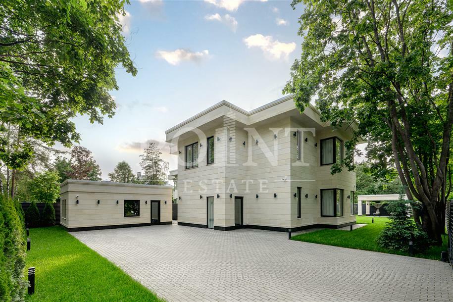 2-этажный коттедж 350 м² с отделкой