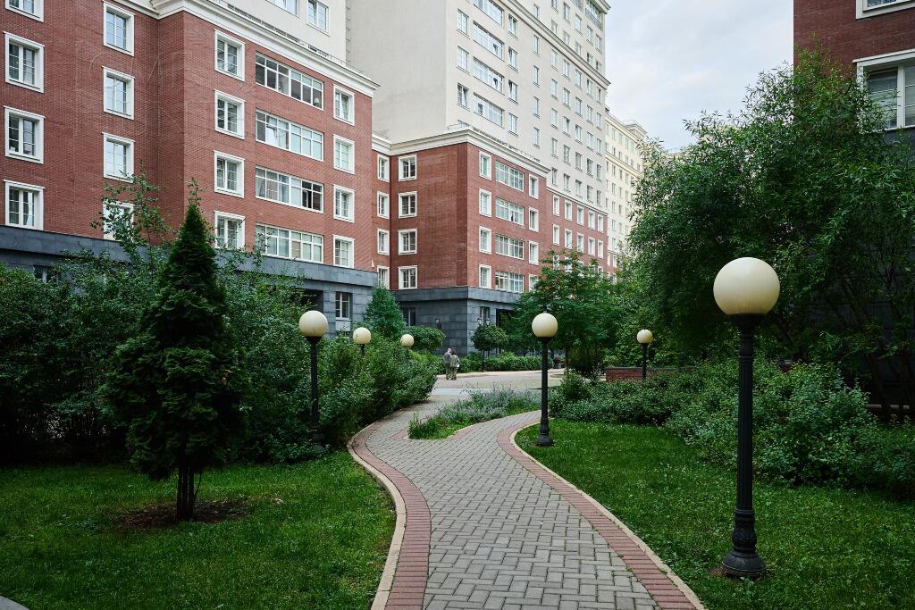 4-КОМН. КВАРТИРА С ОТДЕЛКОЙ 145 М² НА 4 ЭТАЖЕ