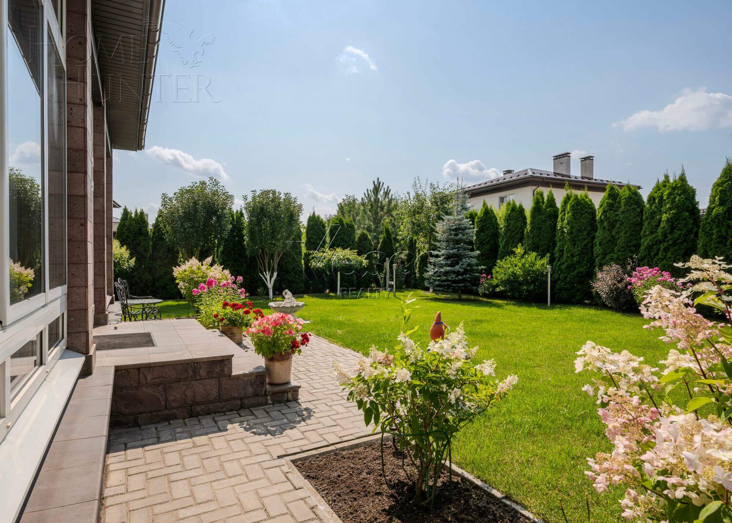 2-этажный коттедж 297.8 м² с отделкой