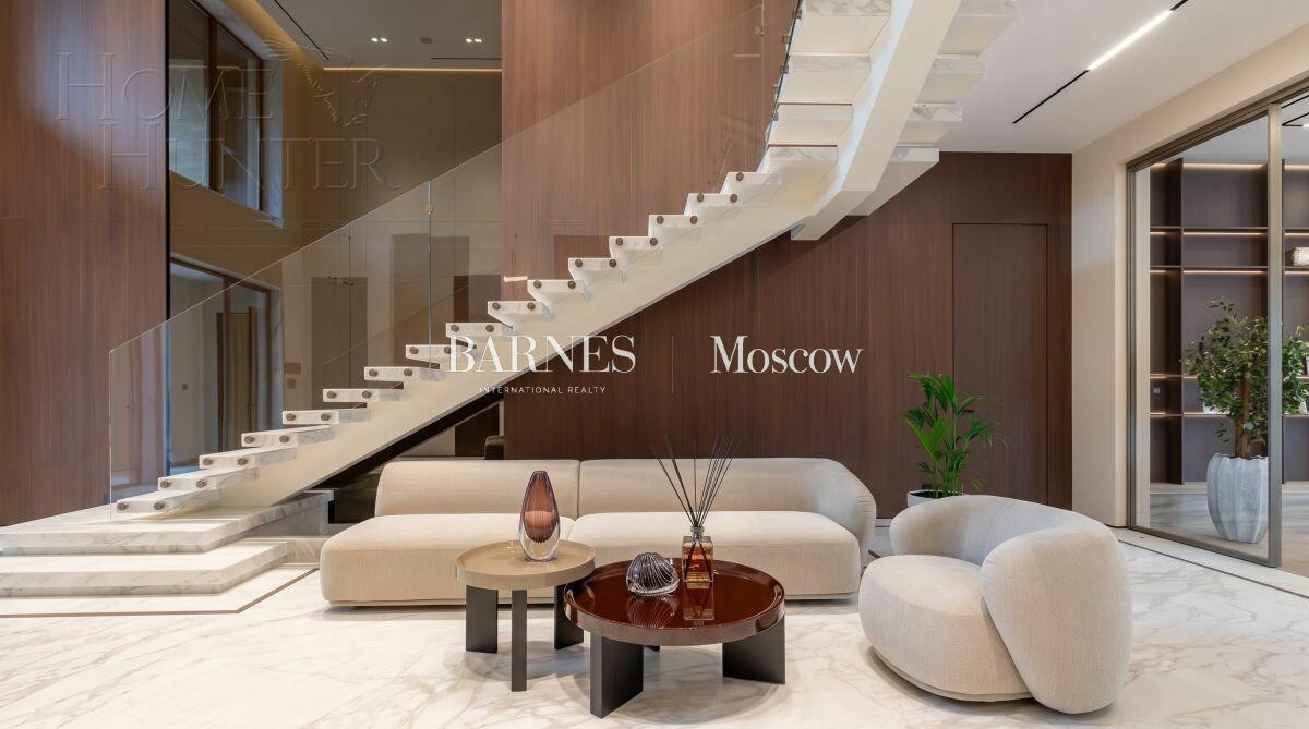 2-этажный коттедж 1 150 м² с отделкой