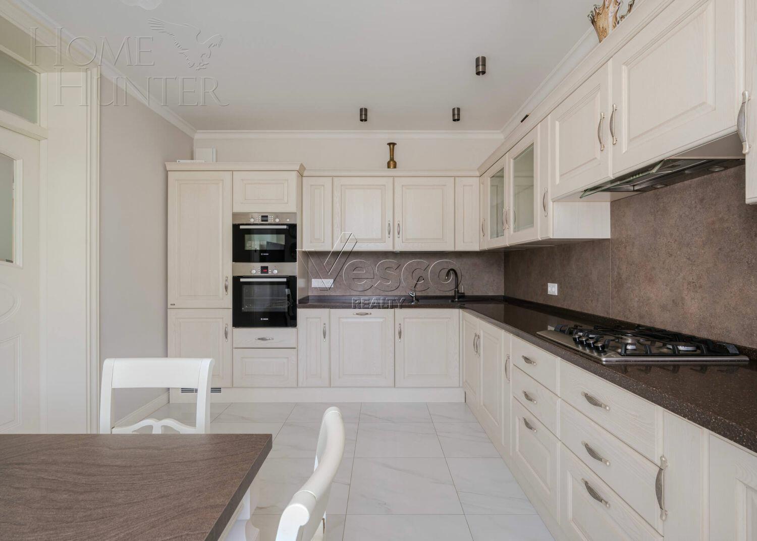 2-этажный коттедж 297.8 м² с отделкой