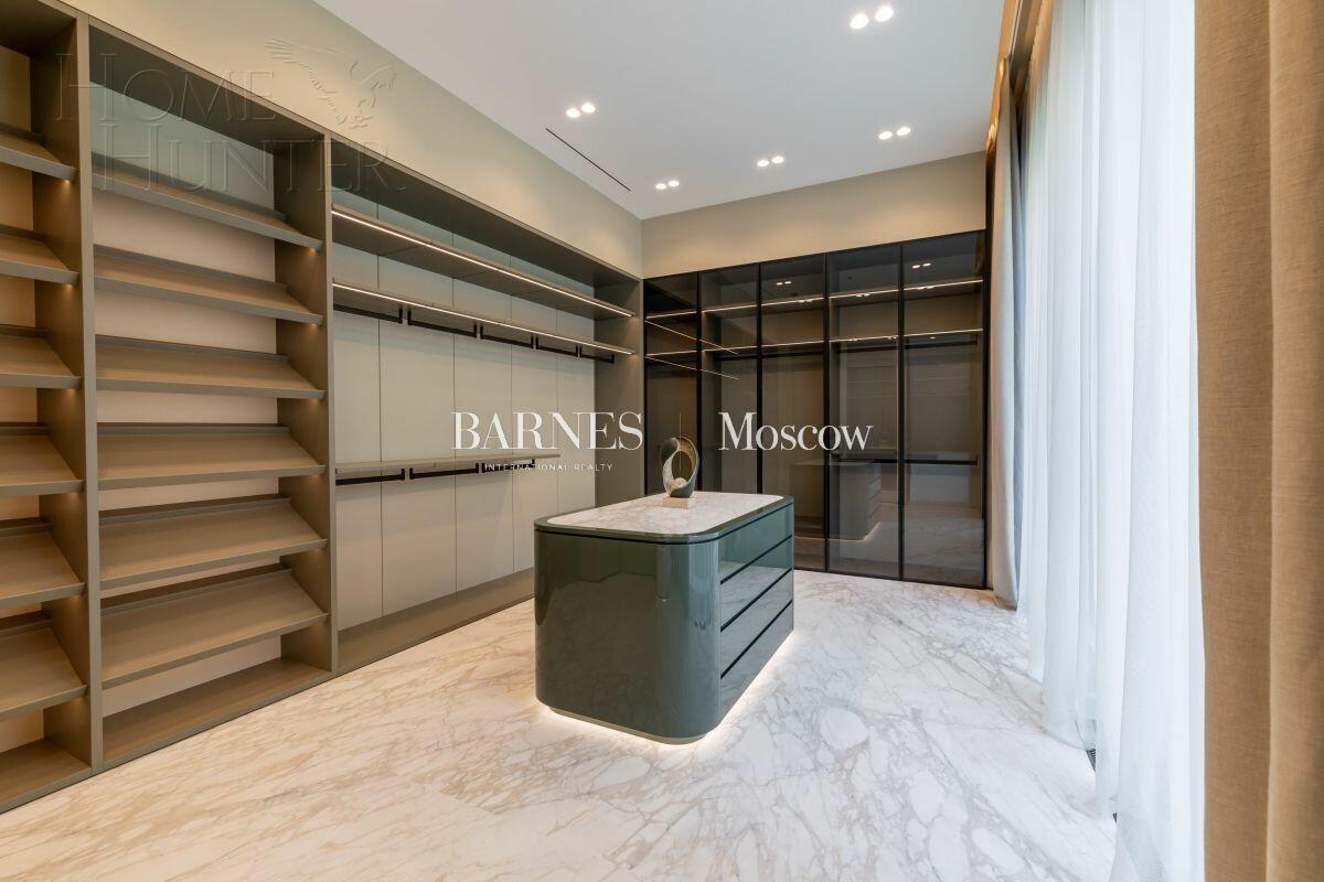 2-этажный коттедж 1 150 м² с отделкой