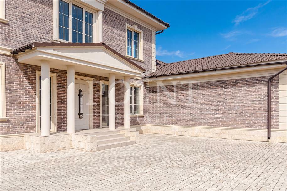 2-этажный коттедж 460 м² без отделки