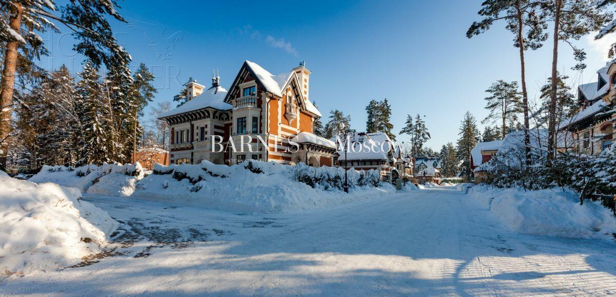 2-этажный коттедж 495 м² с отделкой