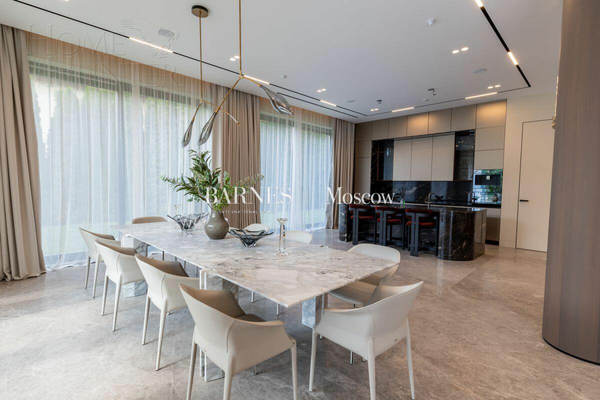 2-этажный коттедж 1 150 м² с отделкой