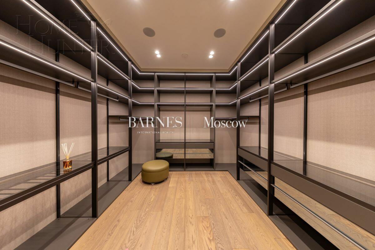 2-этажный коттедж 1 150 м² с отделкой