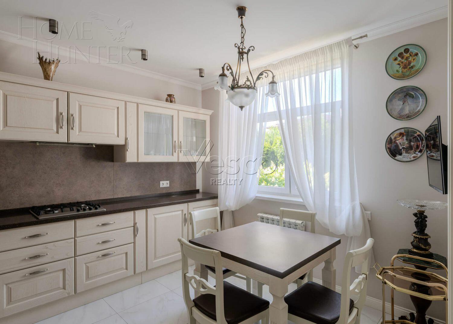 2-этажный коттедж 297.8 м² с отделкой