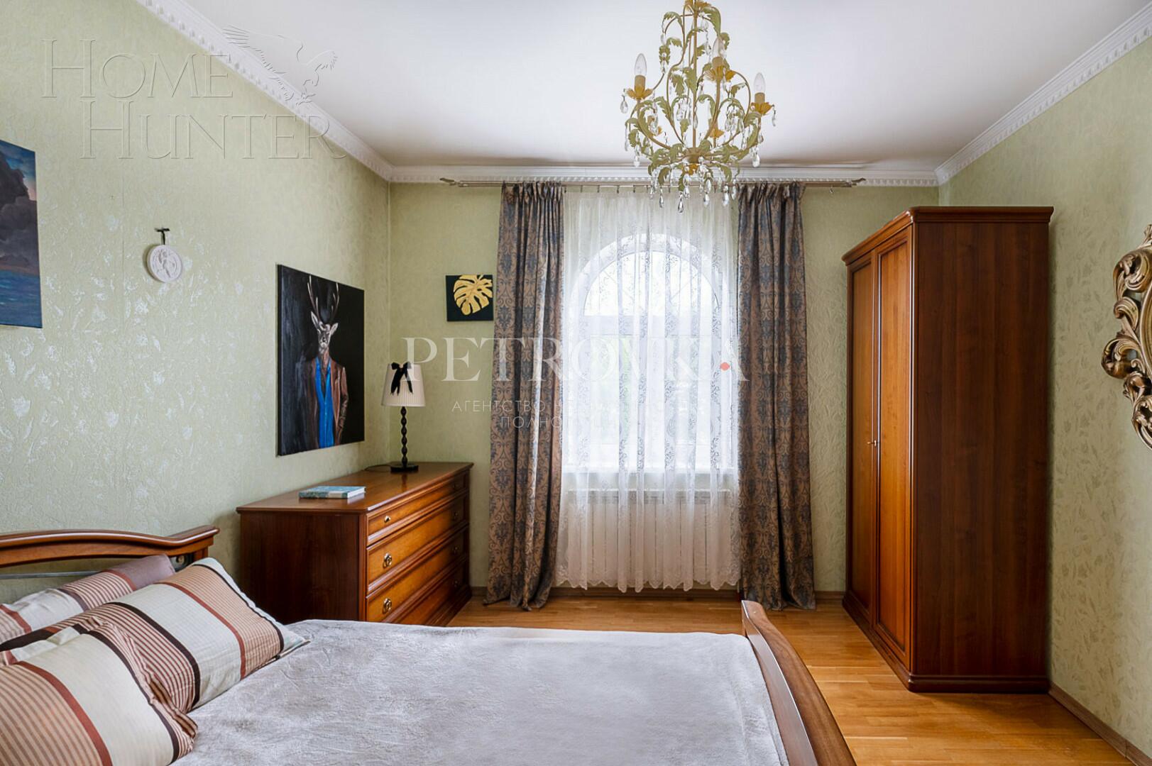 3-этажный коттедж 450 м² с отделкой