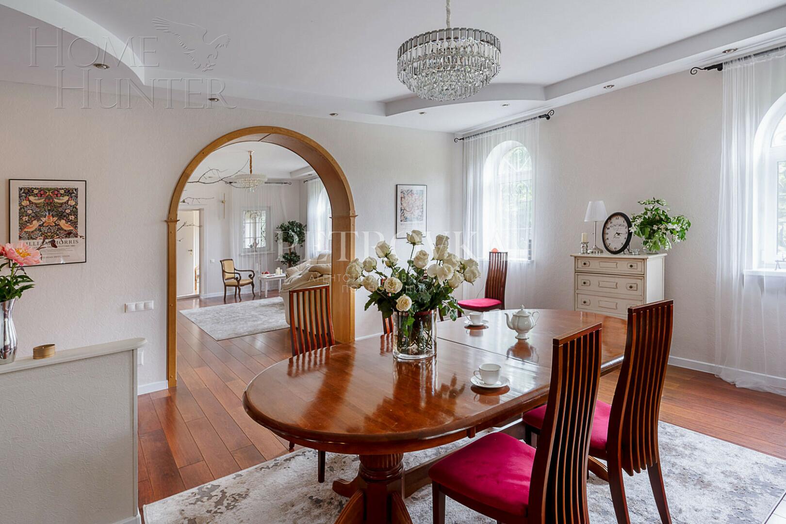 3-этажный коттедж 450 м² с отделкой