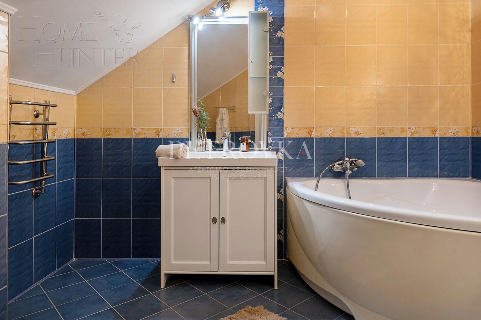 3-этажный коттедж 450 м² с отделкой