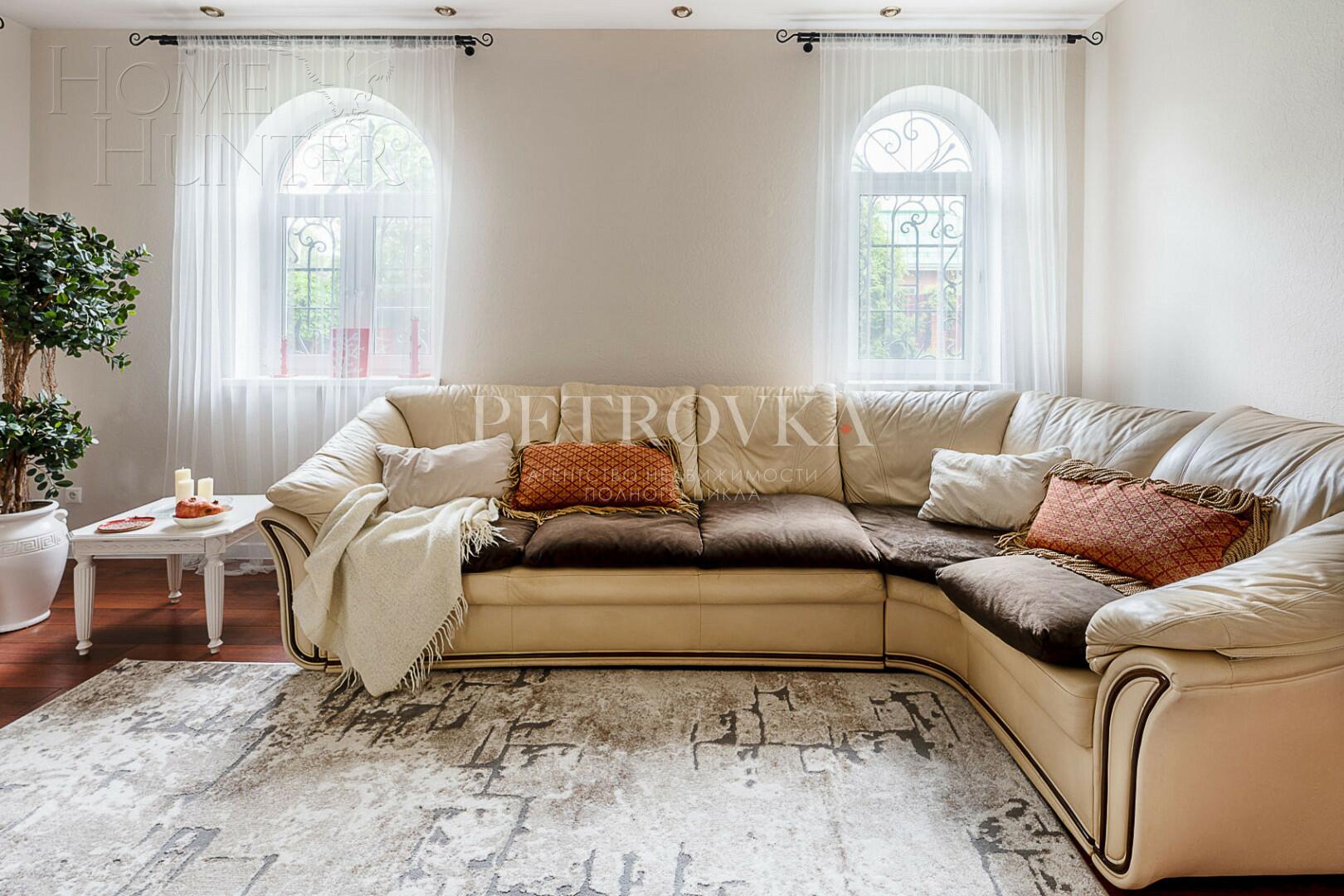 3-этажный коттедж 450 м² с отделкой
