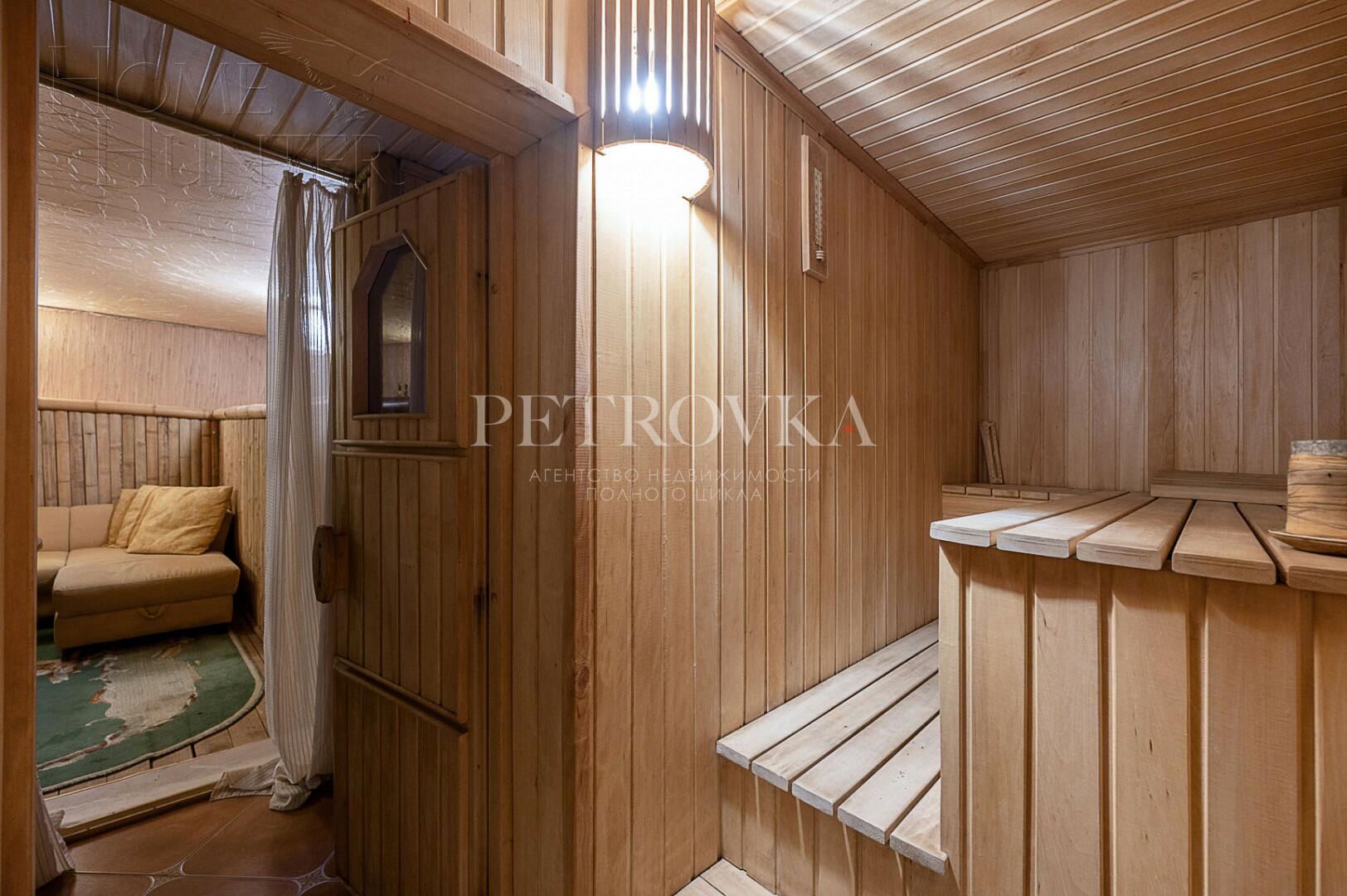 3-этажный коттедж 450 м² с отделкой