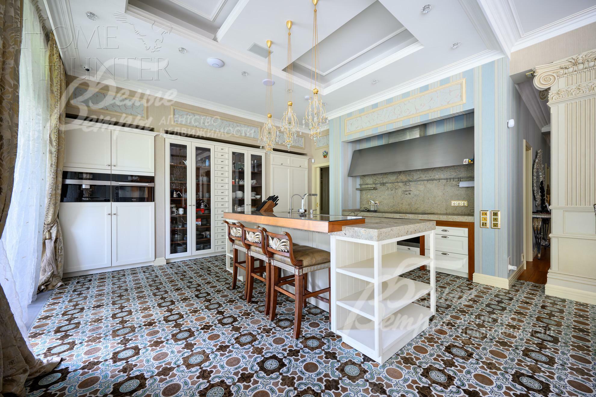 3-этажный коттедж 1 081.6 м² с отделкой
