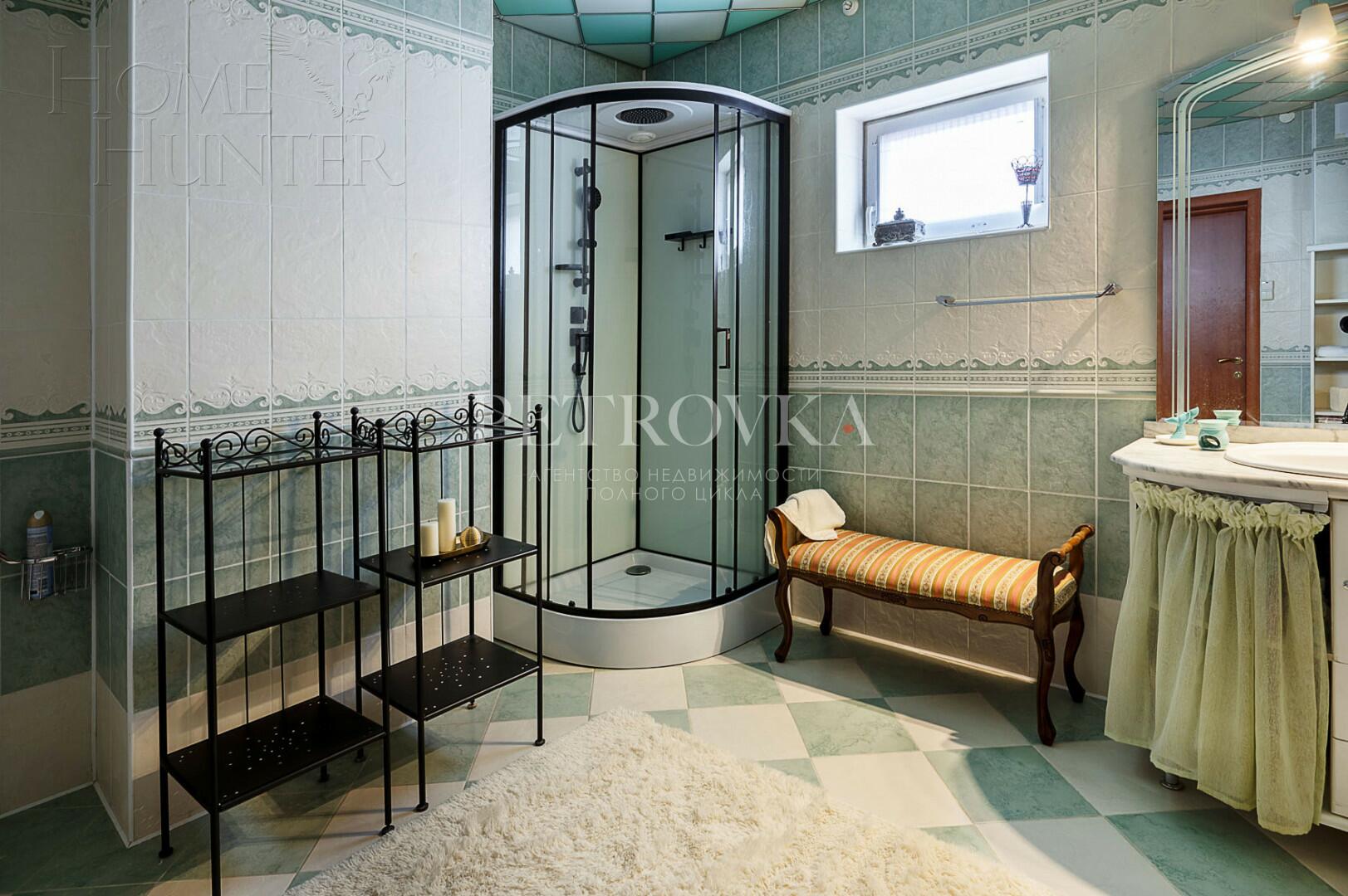3-этажный коттедж 450 м² с отделкой