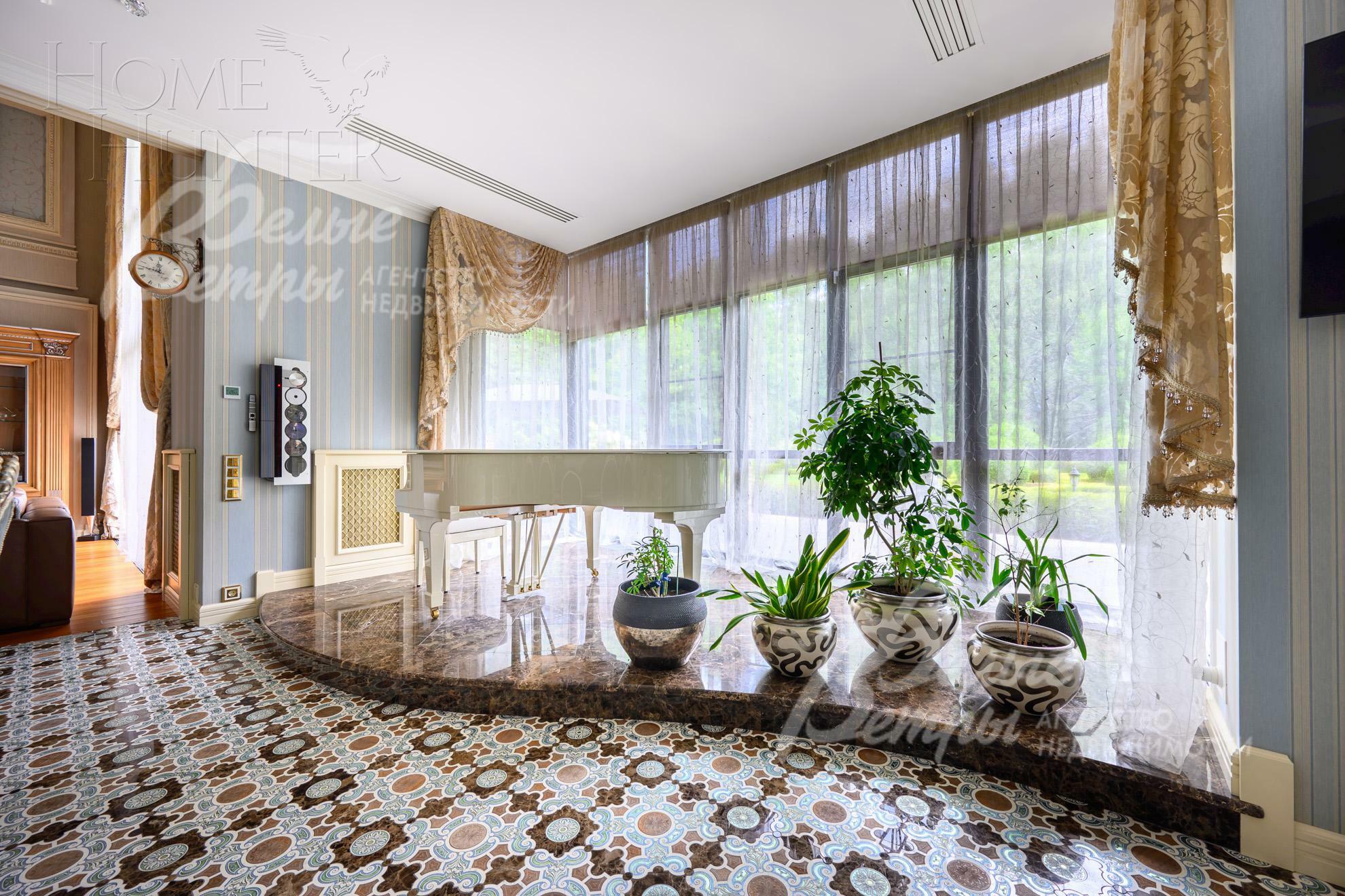 3-этажный коттедж 1 081.6 м² с отделкой