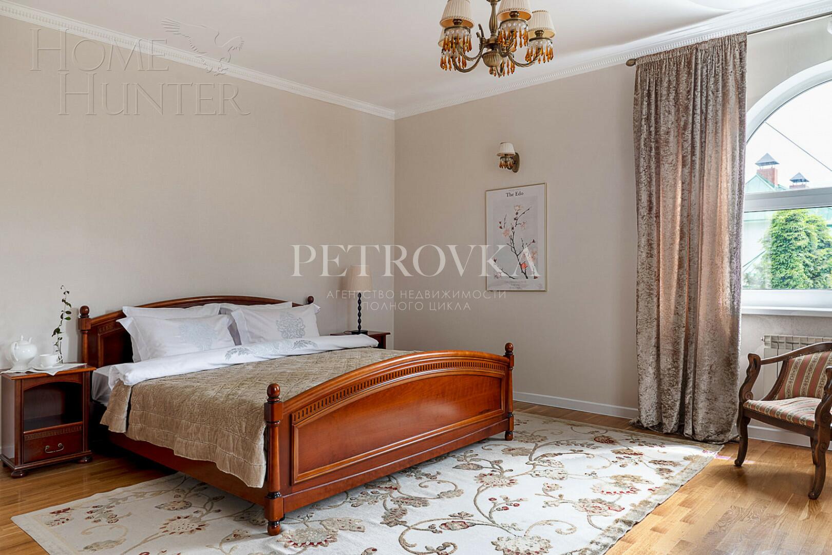 3-этажный коттедж 450 м² с отделкой