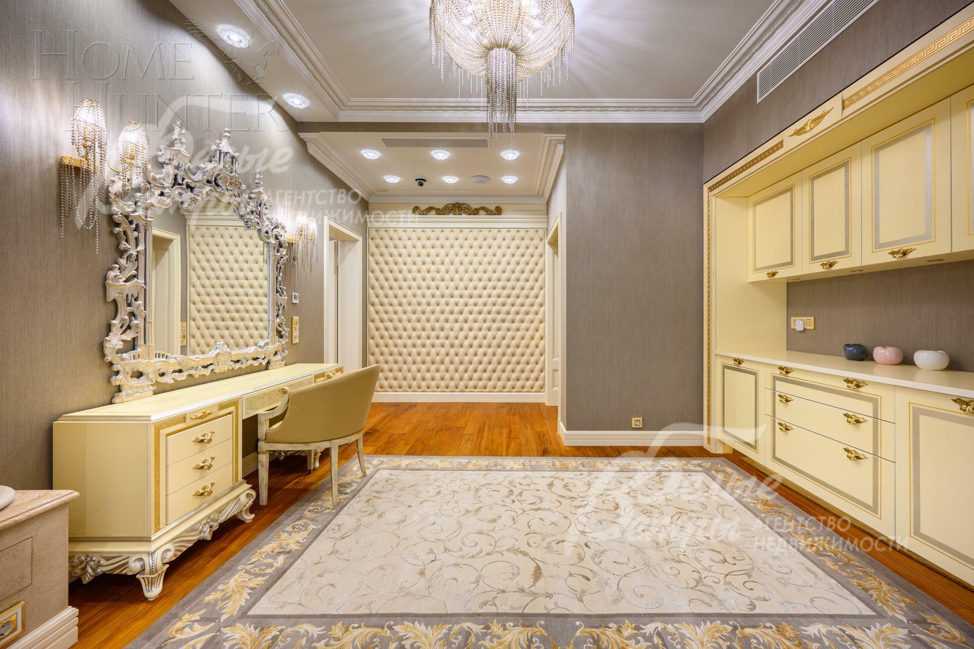 3-этажный коттедж 1 081.6 м² с отделкой