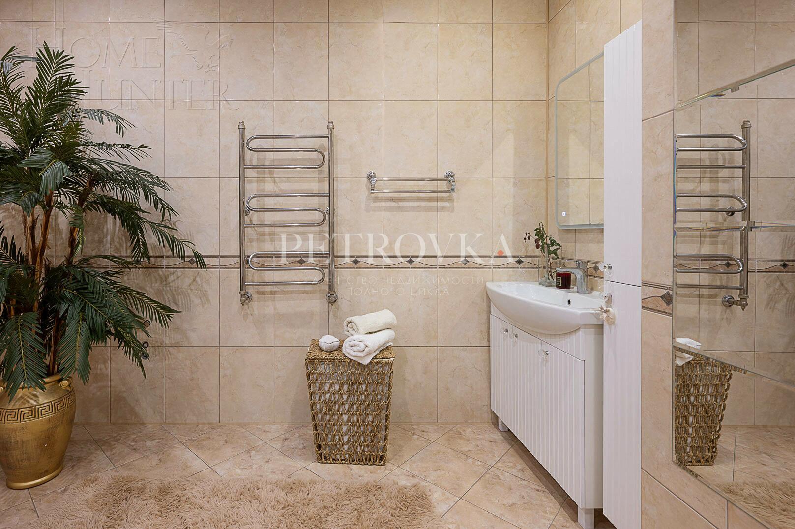 3-этажный коттедж 450 м² с отделкой