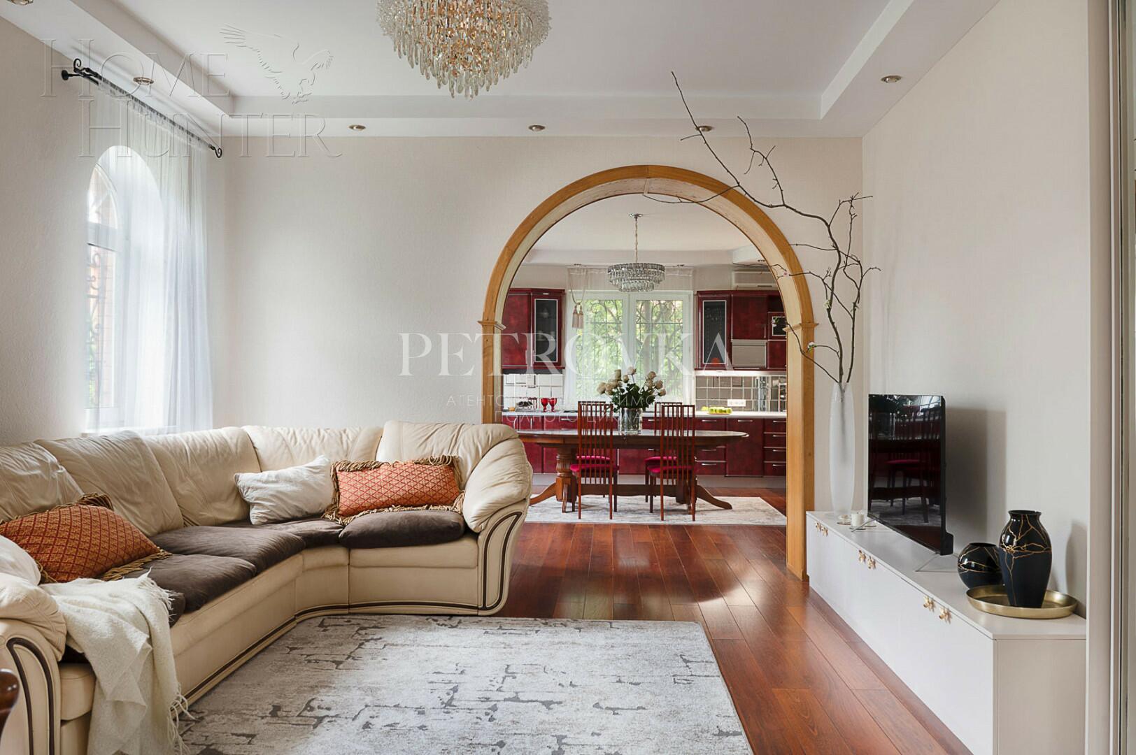 3-этажный коттедж 450 м² с отделкой