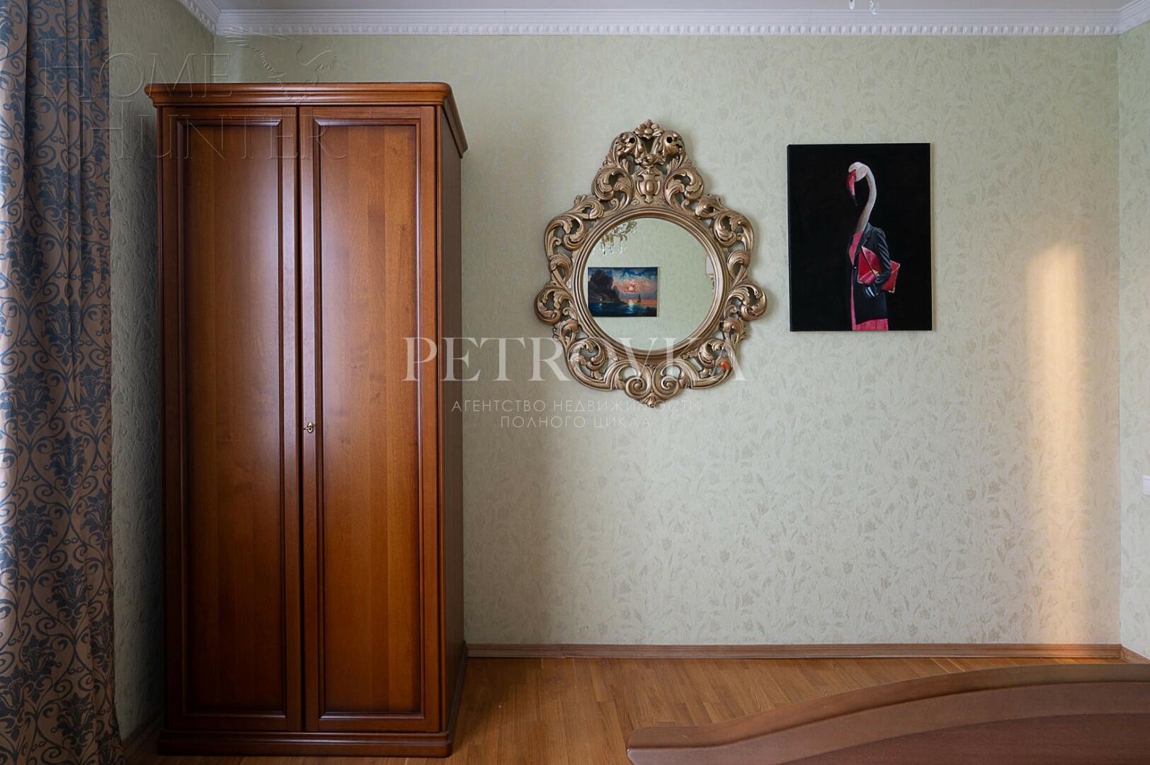 3-этажный коттедж 450 м² с отделкой