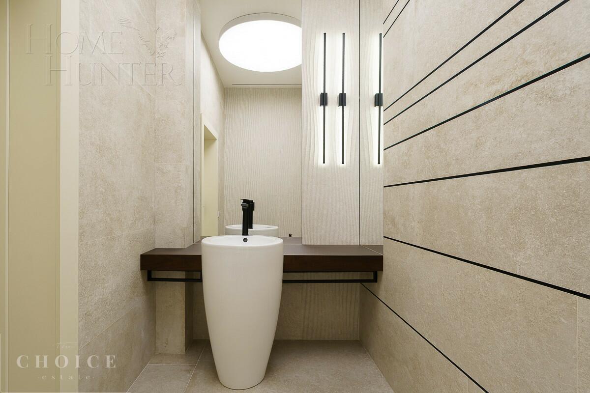 2-этажный коттедж 1 695 м² с отделкой