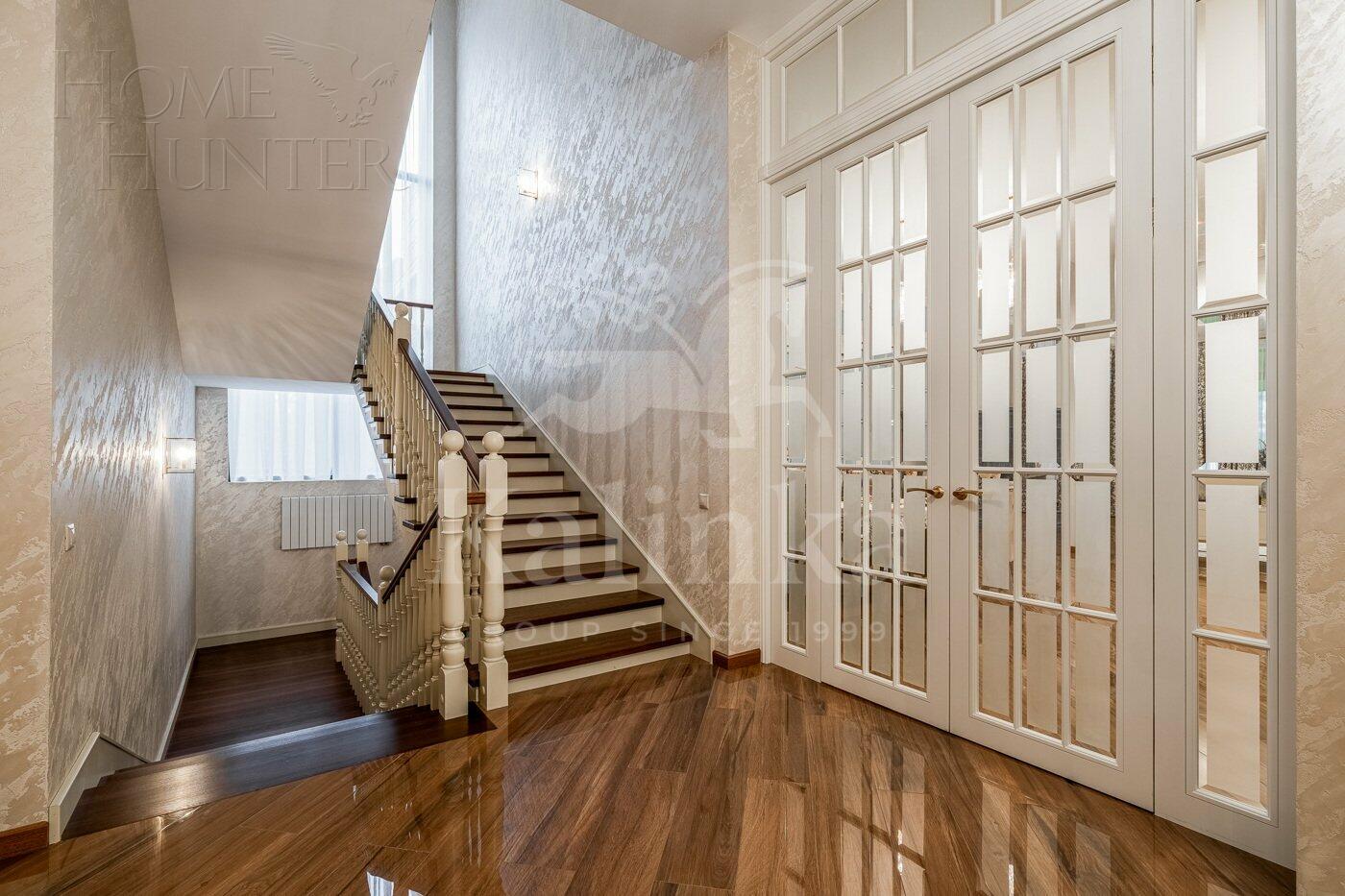 2-этажный коттедж 950 м² с отделкой
