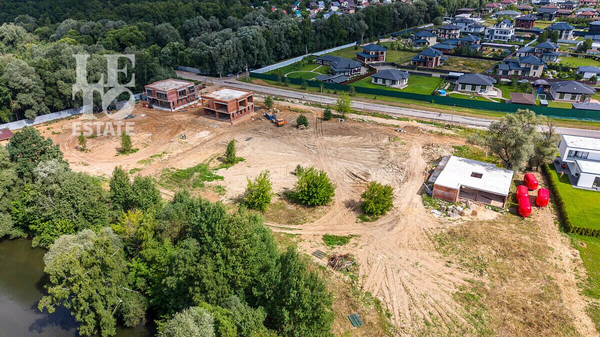 2-этажный коттедж 540 м² без отделки