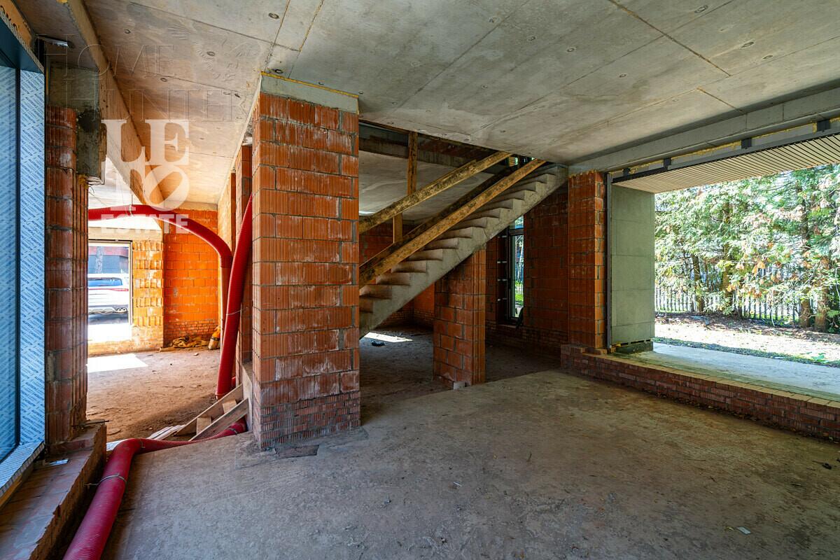 1-этажный коттедж 570 м² без отделки