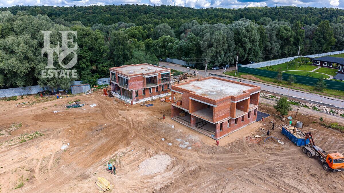 2-этажный коттедж 380 м² без отделки