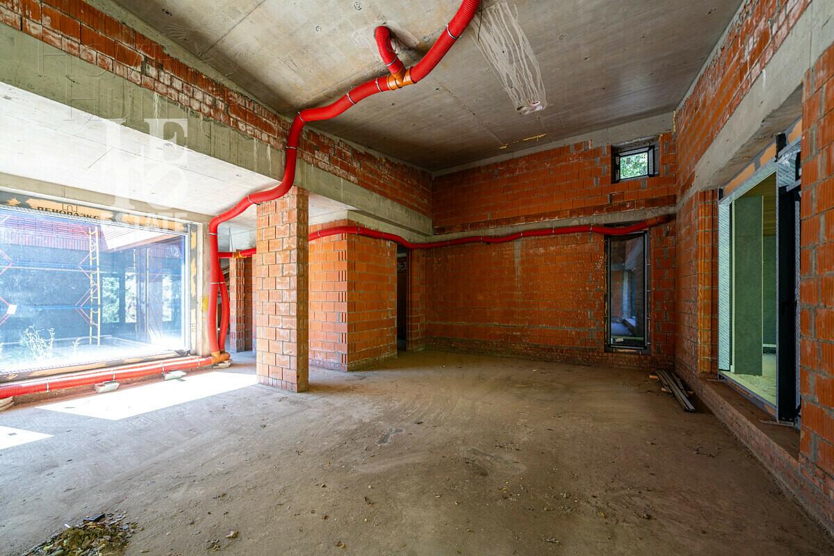 1-этажный коттедж 570 м² без отделки