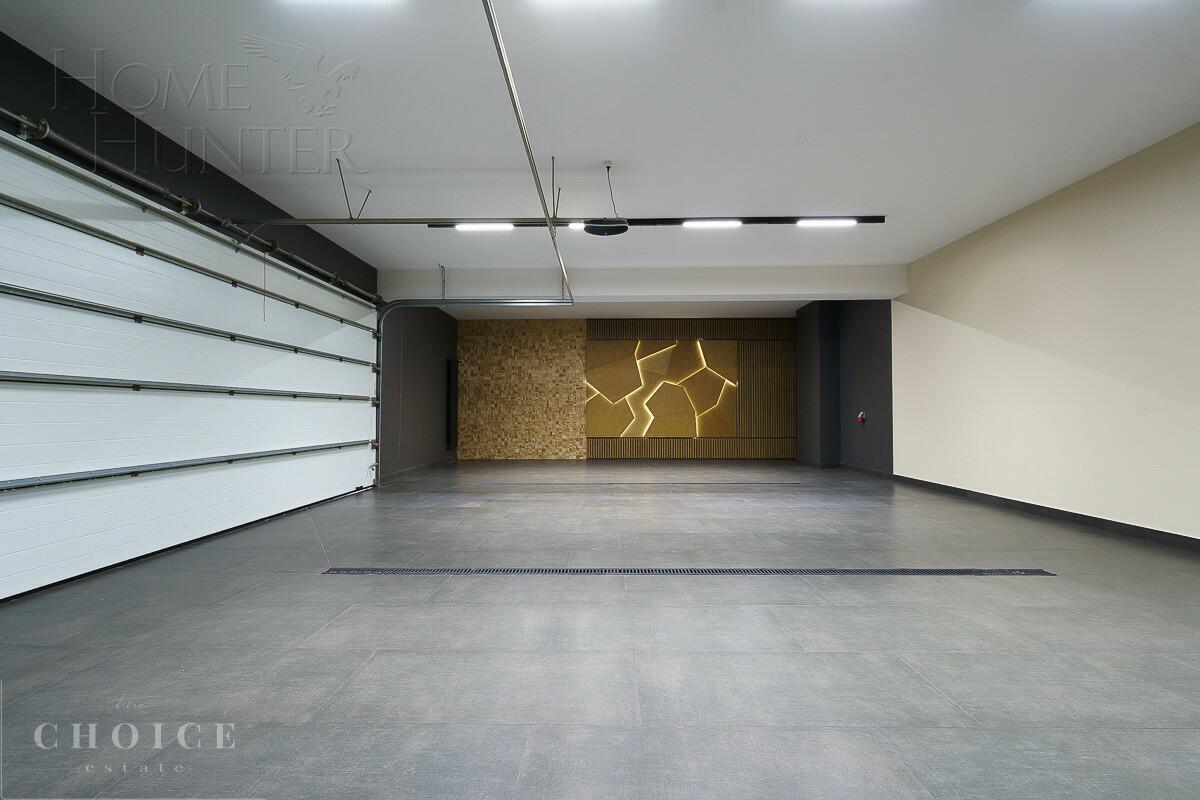 2-этажный коттедж 1 695 м² с отделкой