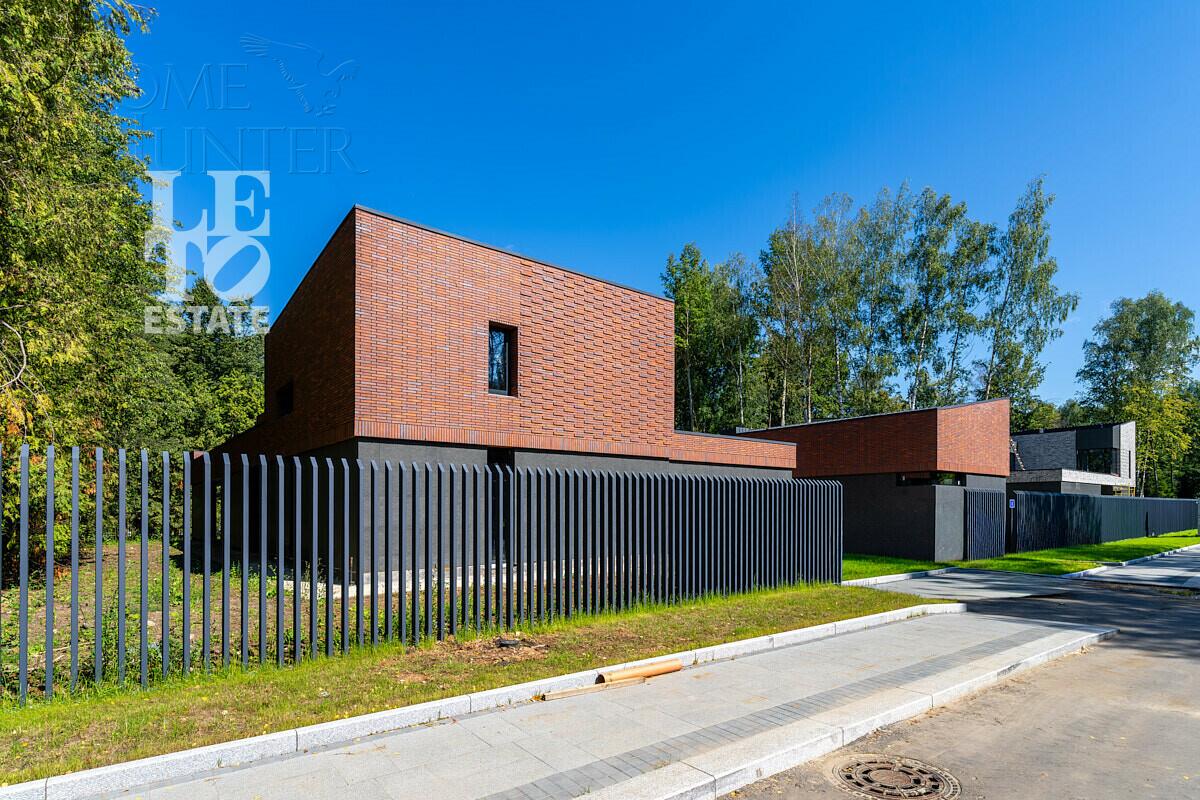 1-этажный коттедж 570 м² без отделки