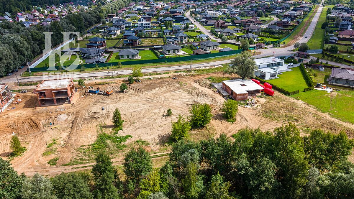 2-этажный коттедж 540 м² без отделки