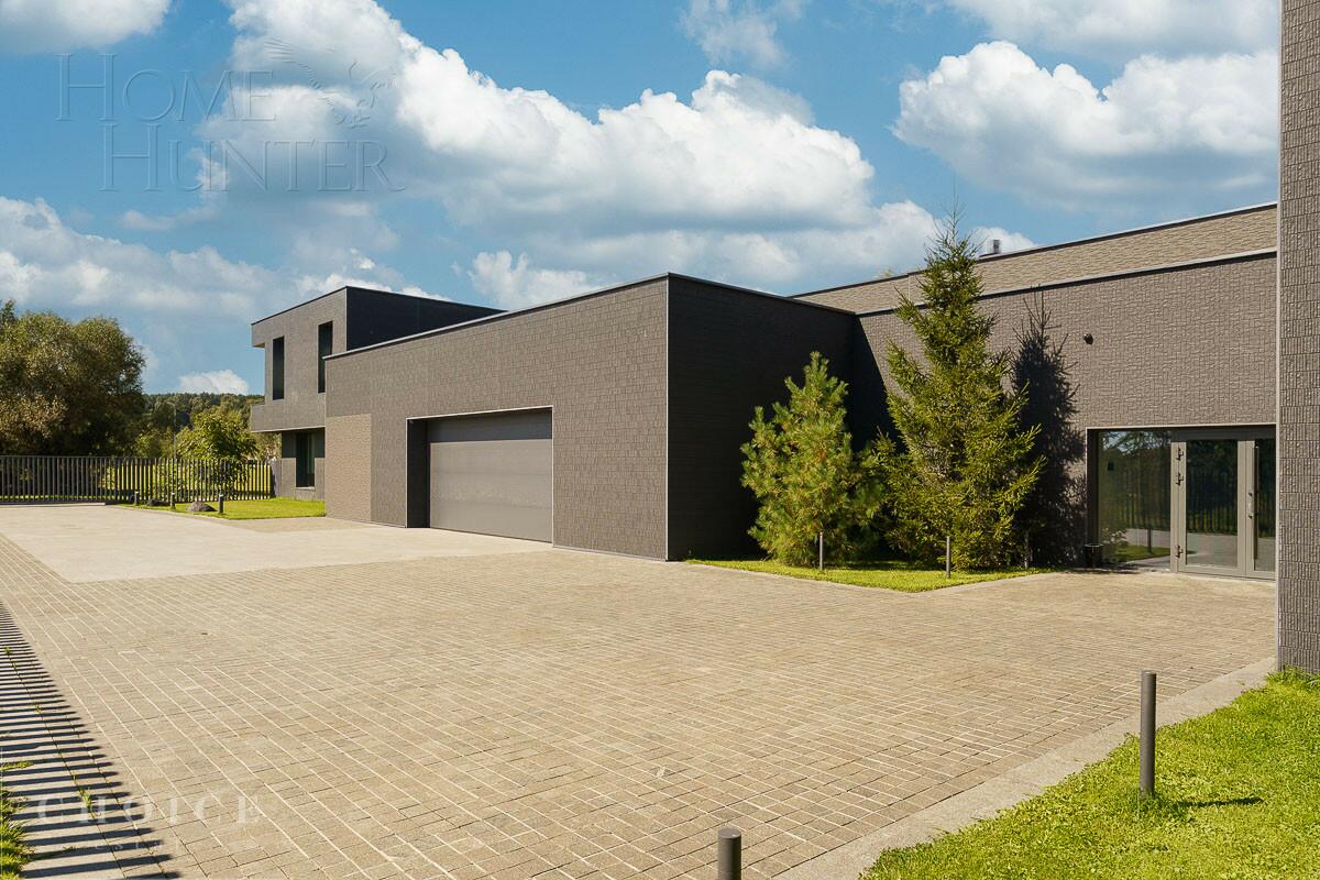 2-этажный коттедж 1 695 м² с отделкой