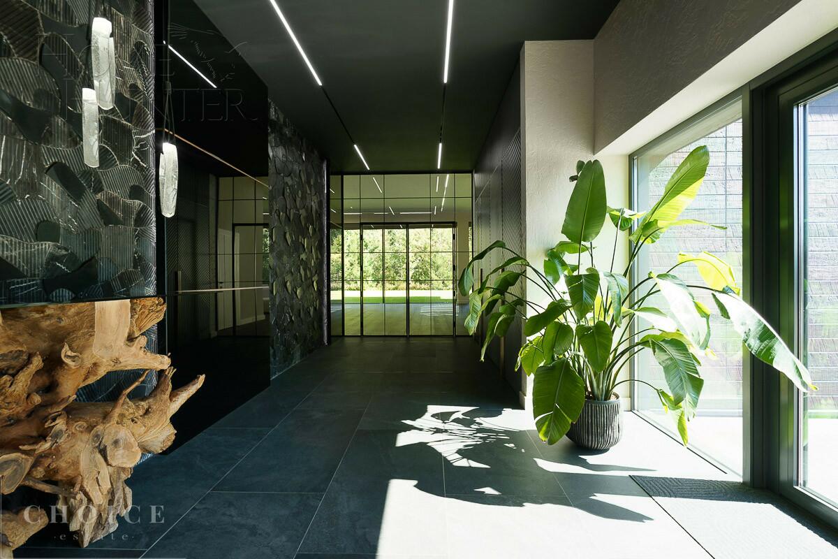2-этажный коттедж 1 695 м² с отделкой